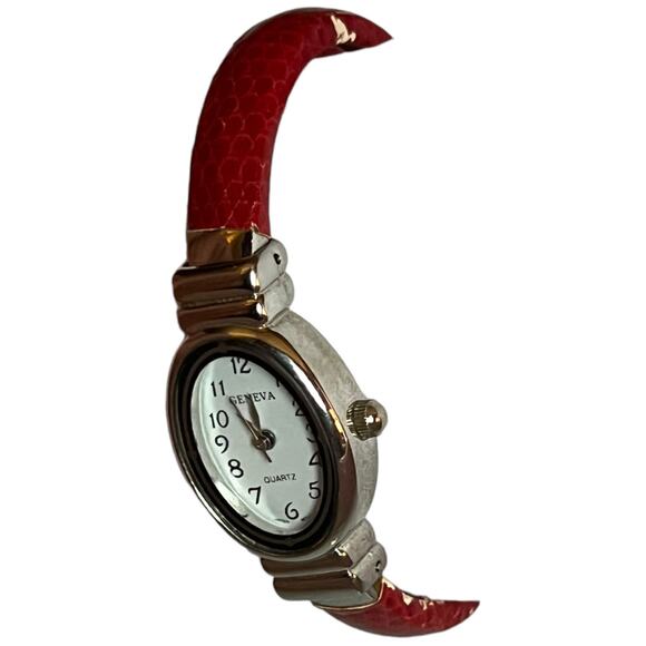 Vintage-Inspired Red Leather Strap Women's Watch - Picture 9 of 12